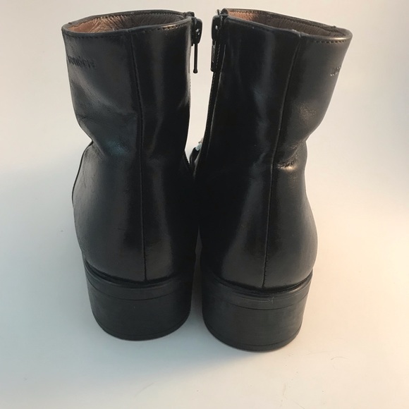 Wonders Luxury Leather Boot with Chain Details - Picture 9 of 13